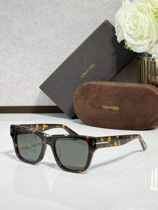 Picture of Tom Ford Sunglasses _SKUfw77816606fw